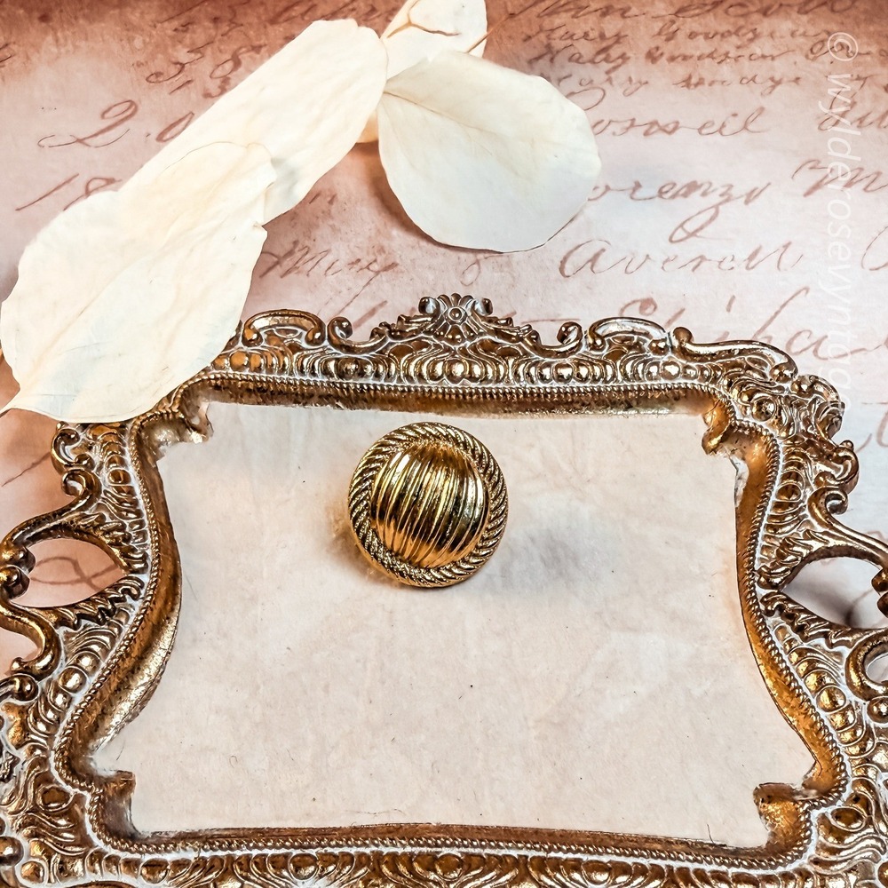 Gold Vintage Brooch Pin